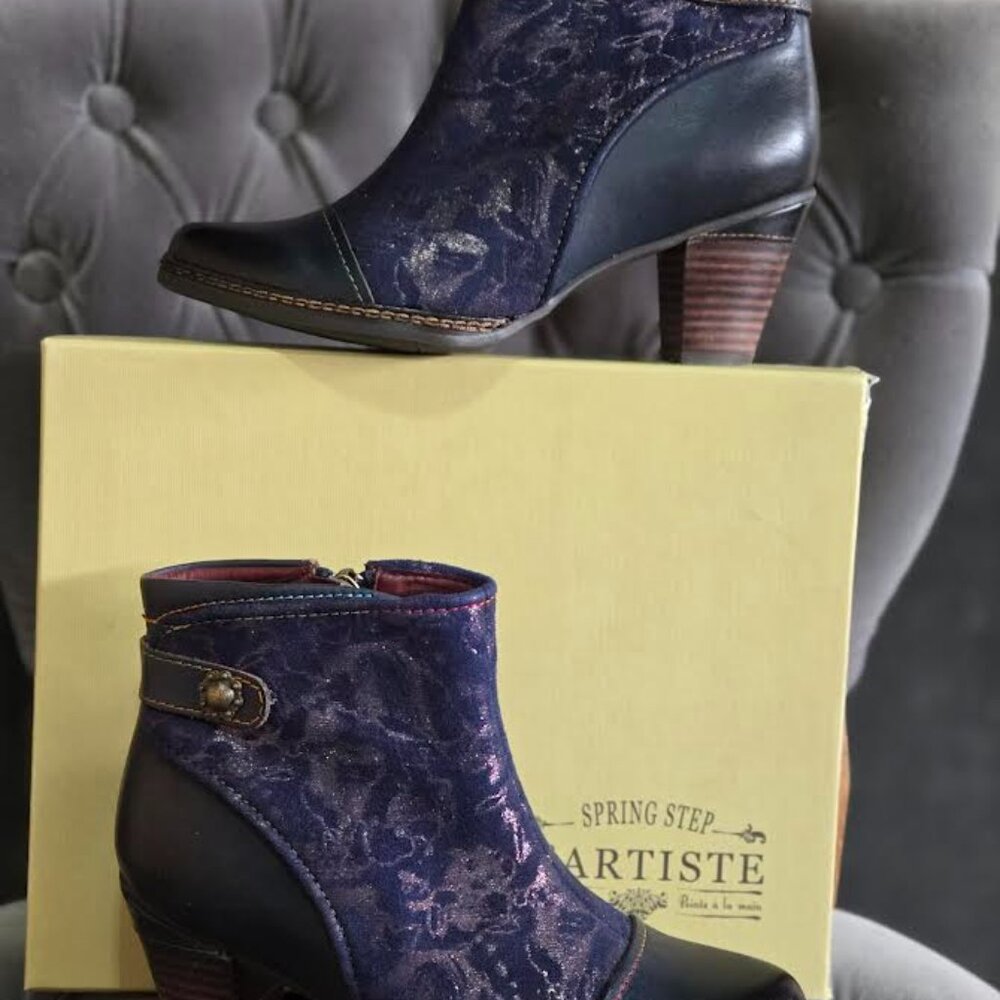 L'Artiste SoCute Bootie Navy Size 38 (US 7.5/8) - Picture 2 of 5